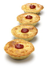 homemade aussie meat pie