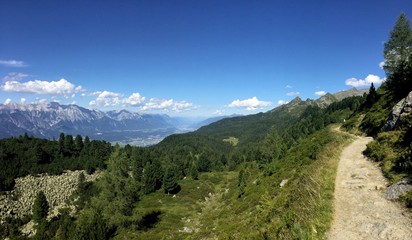 Wanderweg im Tiroler Hochgebirge