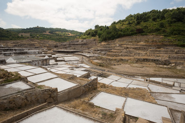 Terrazas salineras en el valle salado de Añana