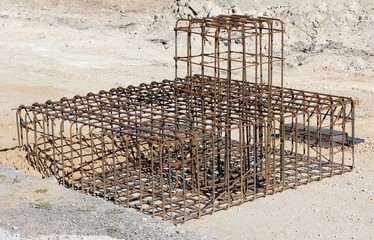 Cage d'armatures en ' fers à béton ' 