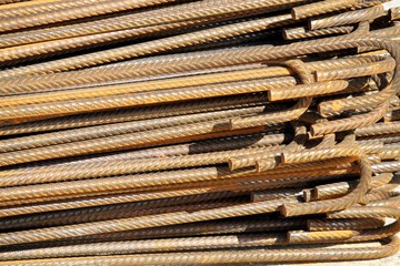 Crochets en ' fers à béton '