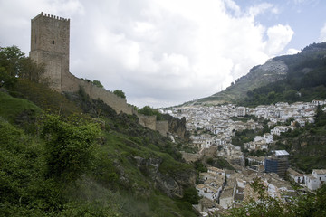 Obraz premium Vistas del municipio de Cazorla y su castillo en la provincia de Jaén, Andalucía