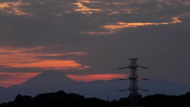 4K・夕焼けの富士山-2_3-650