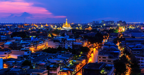 Fototapeta na wymiar Cityscape of Bangkok with famous traveling place,Golden Mountain or Wat Saket 