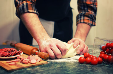 prepare dough pizza topping