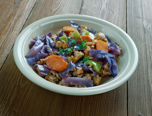 red cabbage with minced meat