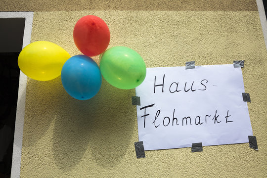 Hofflohmarkt: In Haus, Garten oder Hof werden Flohm&auml;rkte gemacht