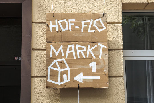 Hofflohmarkt: In Haus, Garten oder Hof werden Flohm&auml;rkte gemacht
