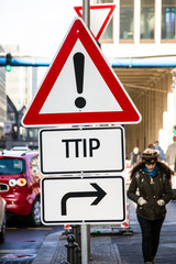 Schild 74 - TTIP - obrazy, fototapety, plakaty