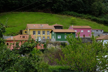 Fototapeta na wymiar Villaggio Asturiano