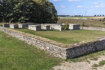 Nettersheim: Die G&ouml;rresburg ist ein gallo-r&ouml;mischer Tempelbezirk am Rande des Urfttales Eifel mit einem Heiligtum der Matronae Aufaniae Umgangstempel Matronenheiligtum