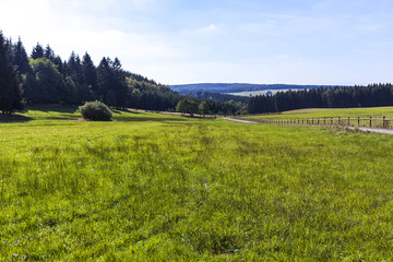 Nettersheim: Landschaft am Rande des Urfttales bei Nettersheim in der Eifel.