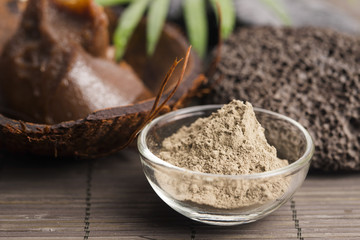 Homemade body peeling with sugar, olive oil and face mask