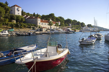 Fototapeta na wymiar Summer afternoon in settlement Maslinica on Solta island in Croatia