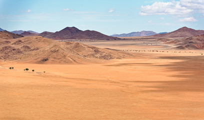 Fototapeta na wymiar Endlose Weite und unberührte Natur am Rand der Namib, Namibrand Natursschutzgebiet, Namibia