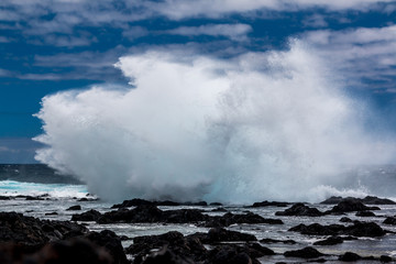 Fototapeta na wymiar Houle dans L'océan-Indien à l'île de la Réunion