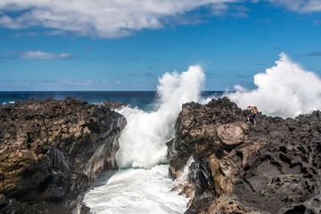 Houle dans L'océan-Indien à l'île de la Réunion