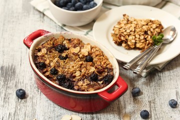 Baked blueberry Oatmeal / Healthy Breakfast with oatmeal and blueberries