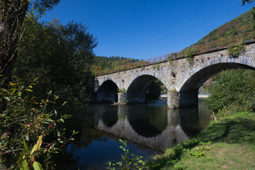 Fototapeta na wymiar Eisenbahnbrücke in Werdohl-Ütterlingsen