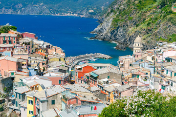 Obraz premium Vernazza. The old village with colorful houses.