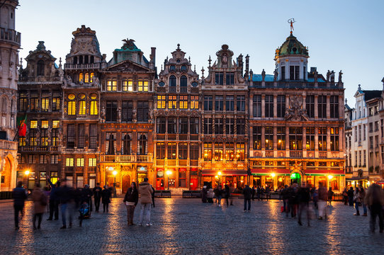 Grand place in Brussels at night