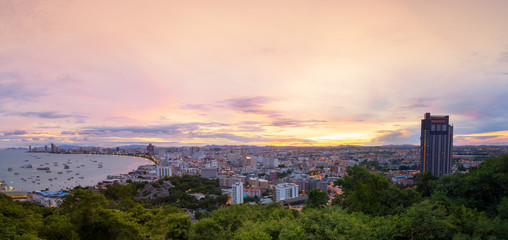 Fototapeta na wymiar Scenic view of Pattaya city in Thailand