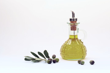 olio di oliva e olive