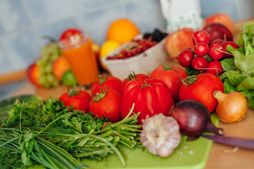 Obraz na płótnie Canvas Vegetables on the kitchen table.