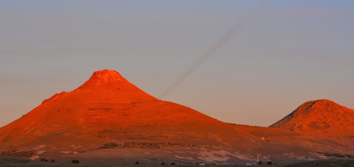 Dağın Yamacına Vuran Güneş Işınları