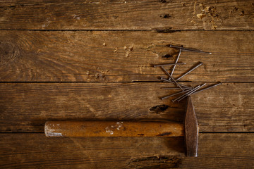 Hammer mit Nägel
