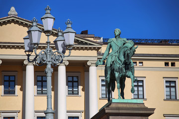 Fototapeta na wymiar The Royal Palace and statue of King Karl Johan XIV in Oslo, Norw