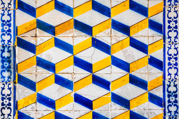 Azulejo portugués con desperfectos, Evora, Portugal