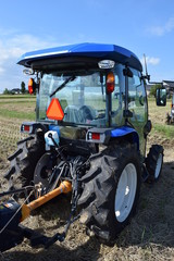 Obraz premium 農業用トラクター