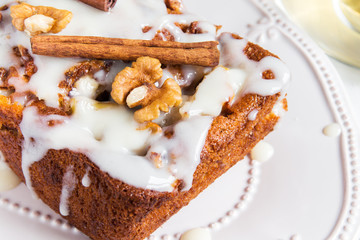 cinnamon walnut cake