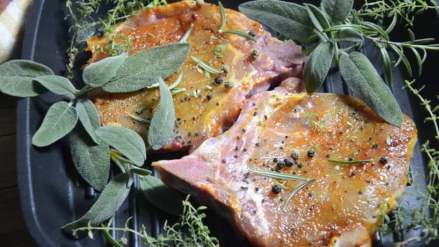 Sus scrofa domesticus Lợn nh&agrave; Sika Mas-cio Braciole Домашняя свинья di Świnia domowa maiale Varken in tam Porc salsa Hausschwein rossa Domestic pig Braciola Domaća svinja 