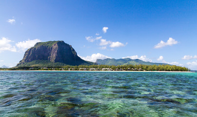 Le Morne Brabant in Mauritius mit Meer Panorama