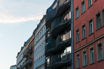 Obraz premium Unusual luxury apartments with wavy balconies