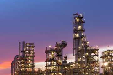 Obraz na płótnie Canvas petrochemical industrial plant at twilight.