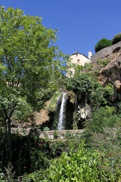 Cascade de Salles la source en Aveyron