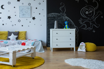 Change child room into an outer space
