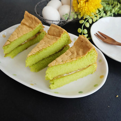Pandan sponge cakes and eggs for breakfast