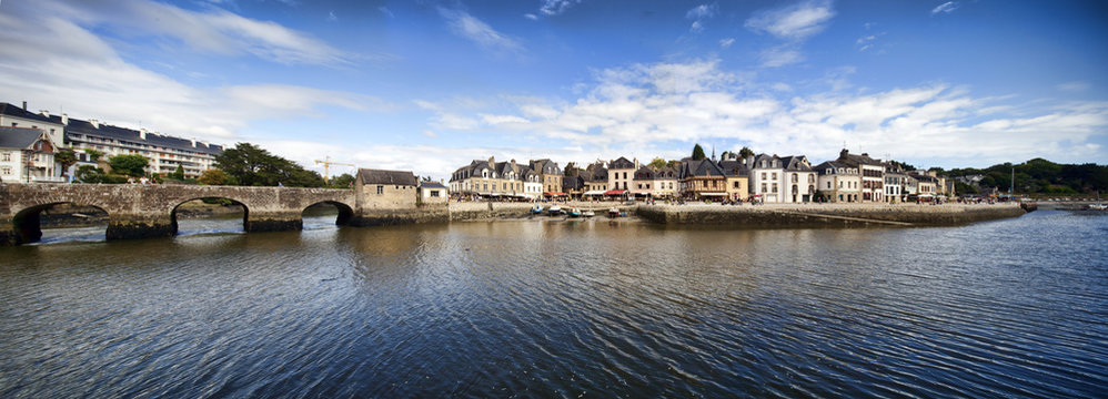 Saint-Goustan port, town of Auray, departement of Morbihan, Brittany, France. Very high resolution panorama.