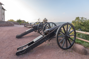Fototapeta na wymiar Historische Kanonen auf der Wartburg