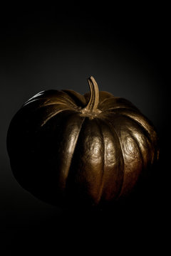 golden halloween pumpkin