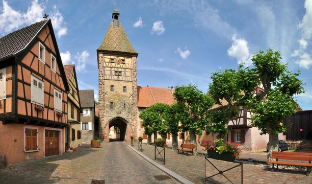 Le  joli village alsacien de Bergheim