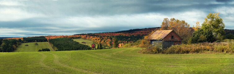 Plakat Little barn during fall season