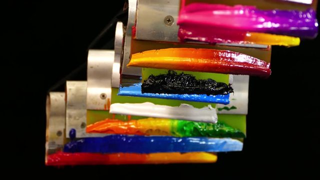 ink on handle rubber was a prolapse.after finished print tee shirt hang rubber handle ink on the storage