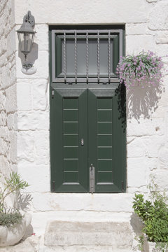 le porte in legno verde