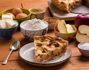 apple pie slice with ingredients