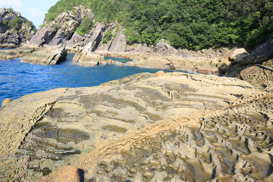 高知県土佐清水市　見残し海岸　縞岩
